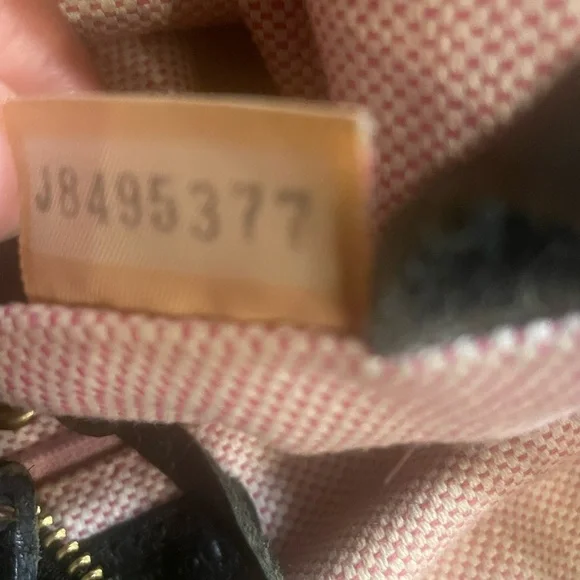 - Dooney & Bourke Large Dillen Bag -GUC - Picture 13 of 16